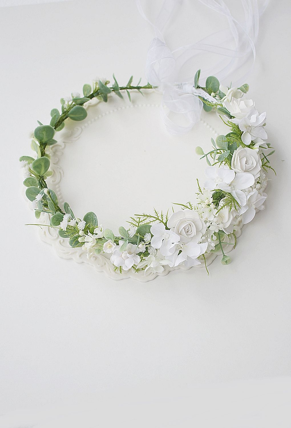 Wianek komunijny biel, zielony eukaliptus, asymetryczny