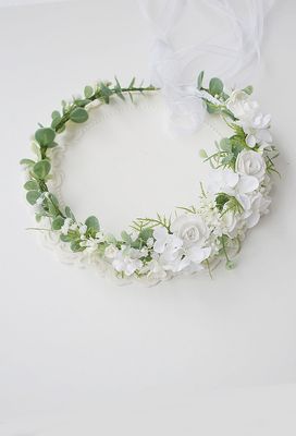 Wianek komunijny biel, zielony eukaliptus, asymetryczny