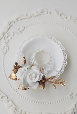 Ozdoba  na świecę z okapnikiem biel złoto