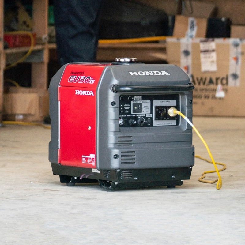 Honda EU30iS 3Kw inverter generator - electric start
