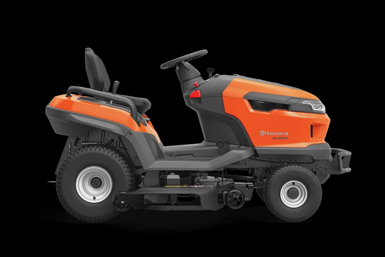 Husqvarna TS222TDF Lawn Tractor - 48" (122cm) Fabricated Clear Cut + Diff Lock