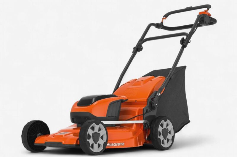Husqvarna Electric Lawn Mower LC142i + 40-B140 Battery + 40-C80 Charger