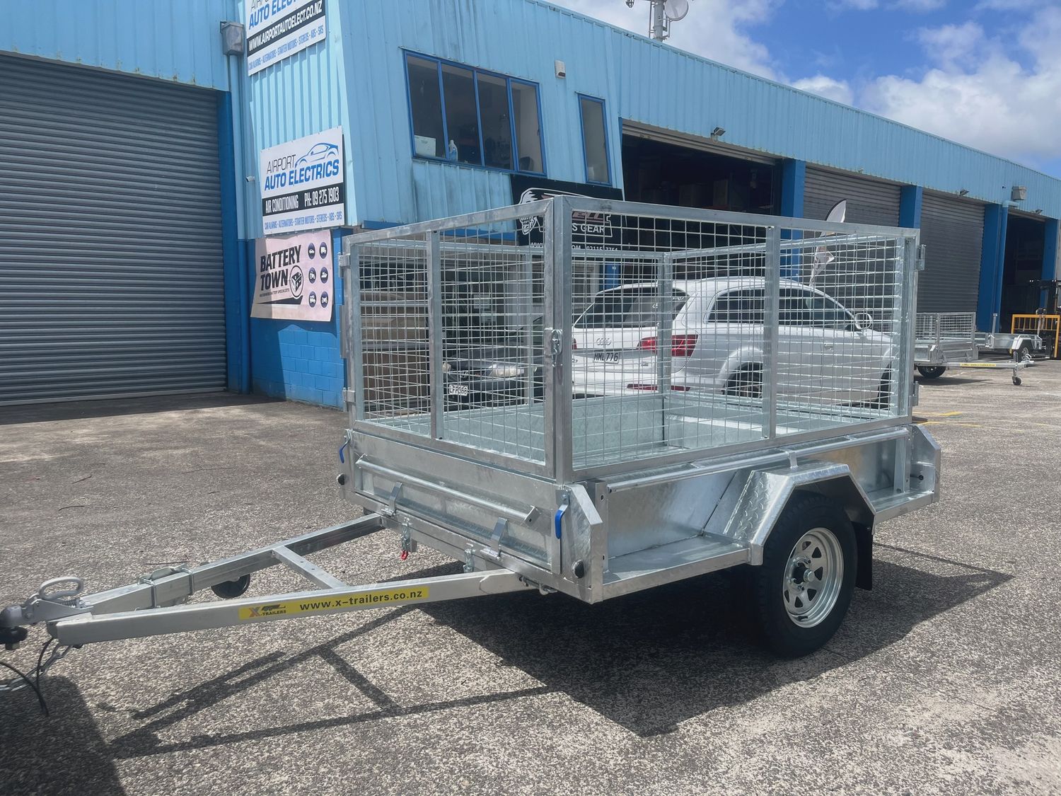 8 x 5 Single Axle Heavy Duty Tilt Trailer (1,500kg)