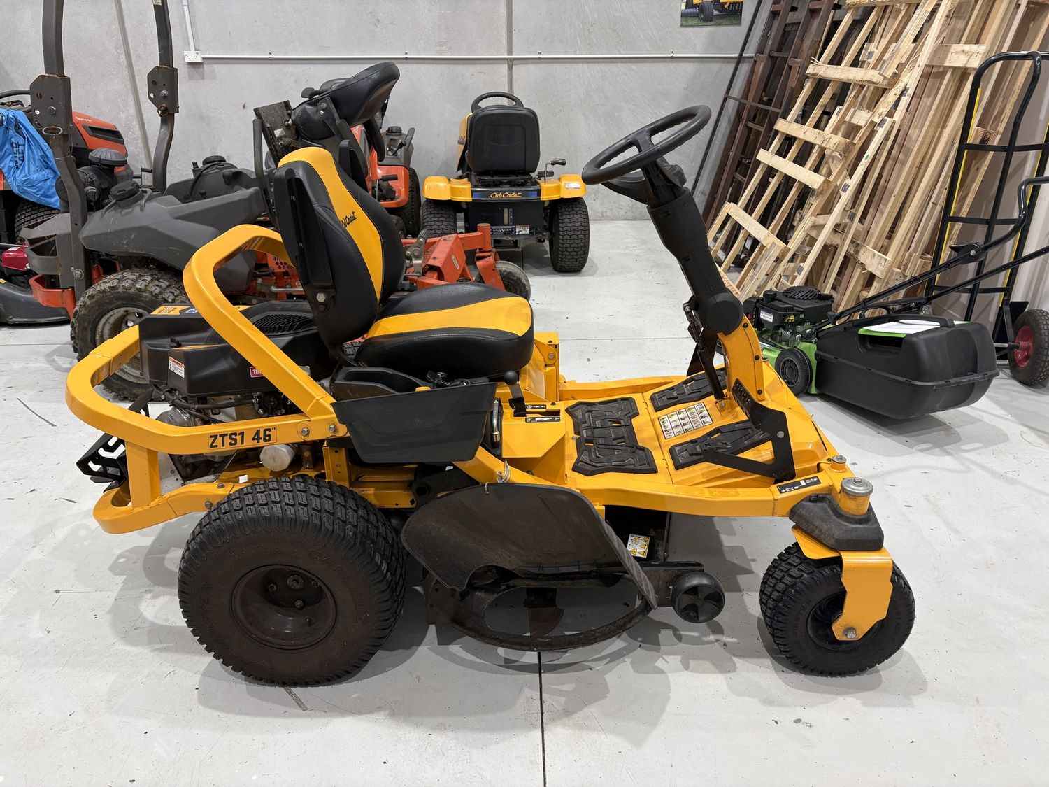 Cub Cadet ZTS1 46 (Second Hand)