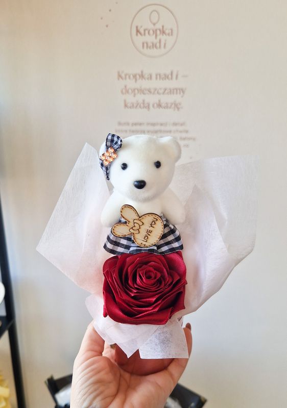 Wieczna róża z wstążki