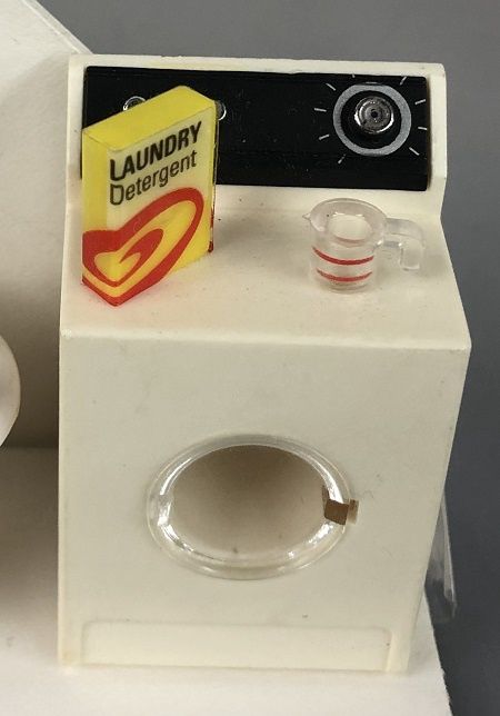 1/24th Almond Colored Washing Machine hs0017