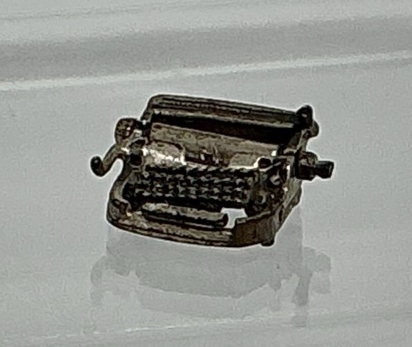 1/24th Antiqued Silver Tone Typewriter Charm mc031194