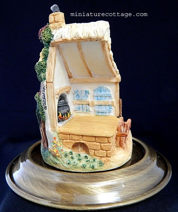 "Three Little Pigs House" Display by Olszewski olz956d