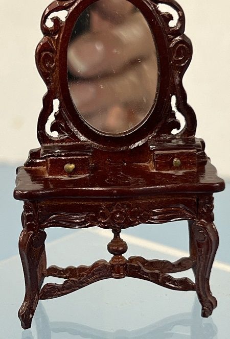1/24th Mahogany Dressing Table mc05629