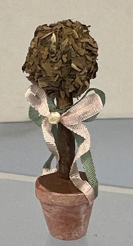 1/24th Topiary with Pink Bow ala161