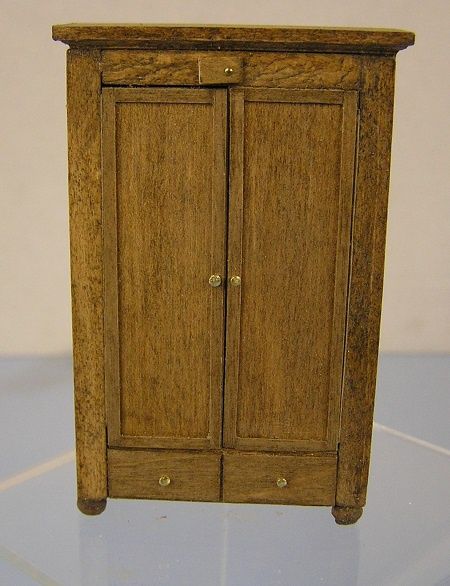 1/24th Wooden Wardrobe ala431