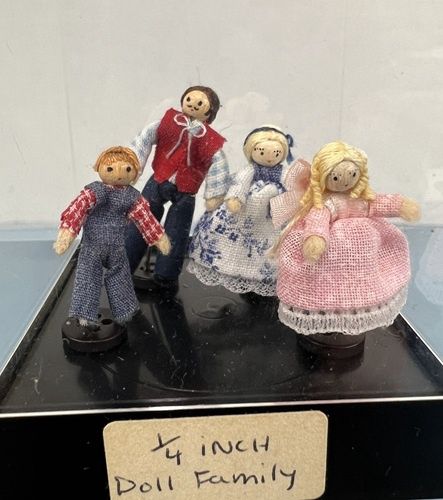 1/48th Doll Family mc030714