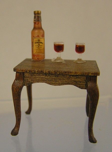 1/24th Side Table with Wine ala476