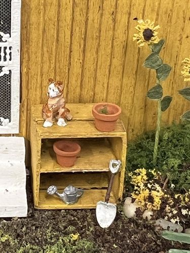 1/48" Sunflower Sue Decorated Crate Potting Bench sfs007