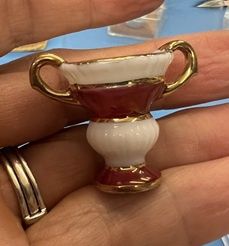 1" Tall Vase with Gold Handles cn428