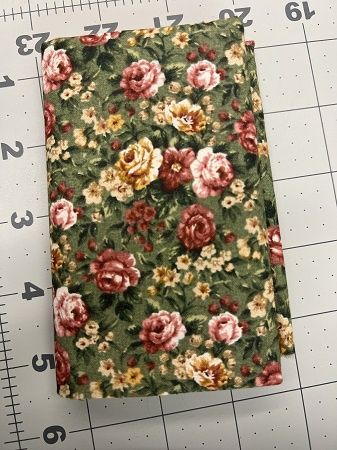 1/24th Antique Three Rose Cotton Print (25 X 18) fabric44A
