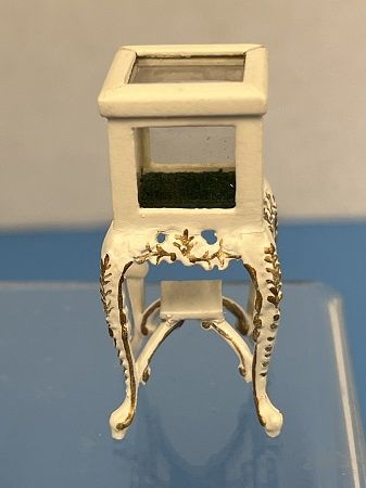 1/24th Bespaq Shop Display Case in White and Gold mc05704