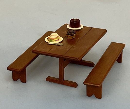 1/24th Farmhouse Table and Benches ala802
