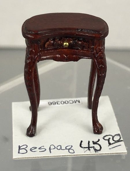 1/24th Mahogany Side Table mc00366