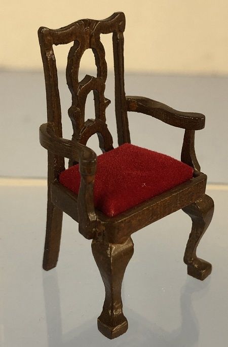 1/24th Red Velvet Seat Arm Chair Mc05201