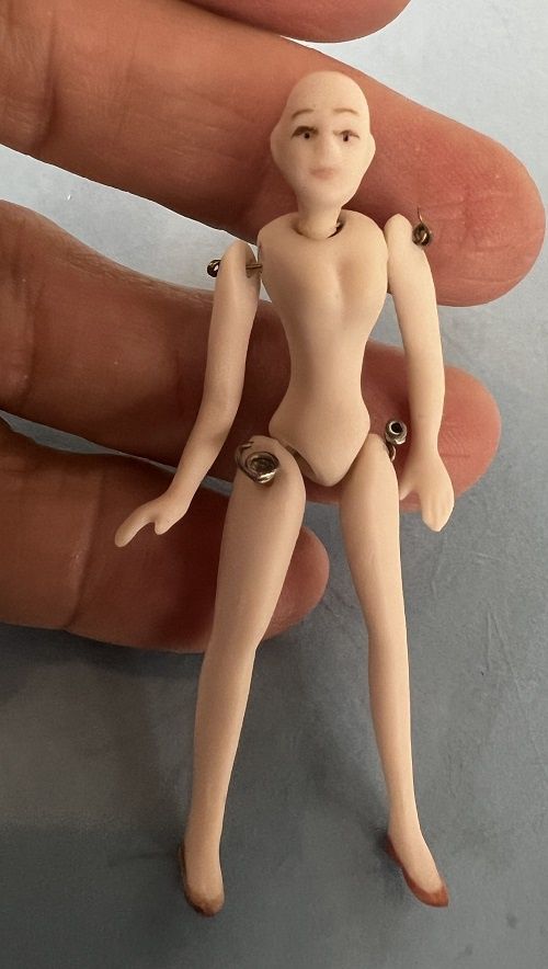1/24th Ready to Dress Porcelain Doll mc1046x