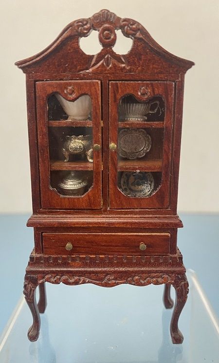 1/24th Wooden Cabinet with Dishware on Shelves ALA913