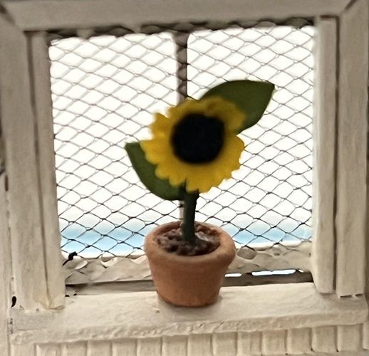 1/48" Scale Sunflower Sue Sunflower in Pot sfs015