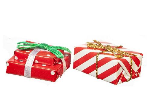 3 Wrapped Gifts in Red A9933