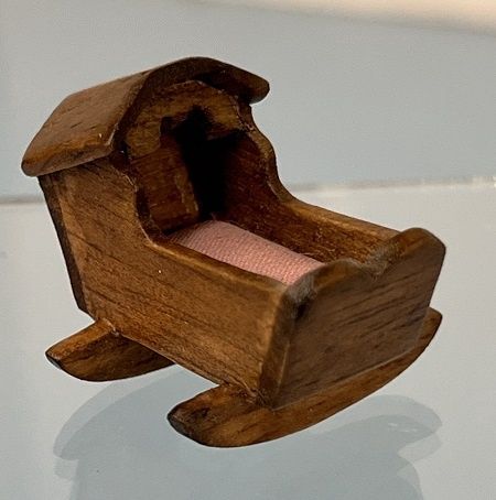 1/24th Doll Cradle mc05613