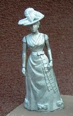 1/24th Lady with Feathered Hat ds69