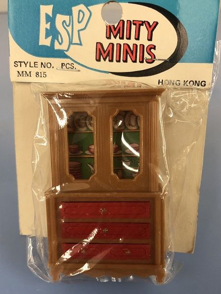 1/24th Vintage Dish Cabinet by Mity Minis MM815