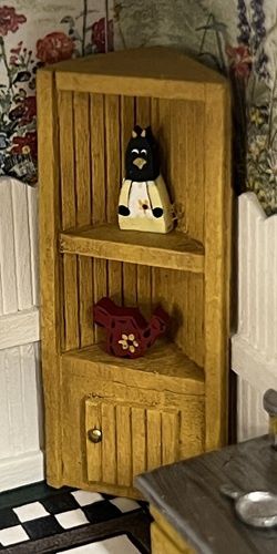 1/48" Scale Sunflower Sue Decorated Corner Cabinet sfs014