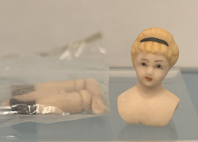 1/24th Miniature Lady Doll Kit shk1239