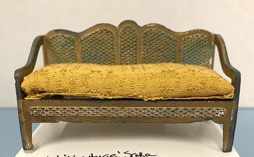 1/24th Vintage Metal Settee mc031098