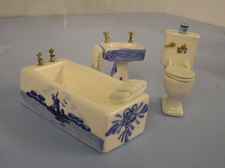 1/24th White and Blue Bathroom Set ala498