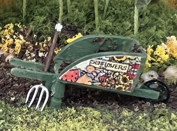 1/48" Scale Sunflower Sue Wheelbarrow &amp; Pitchfork sfs003