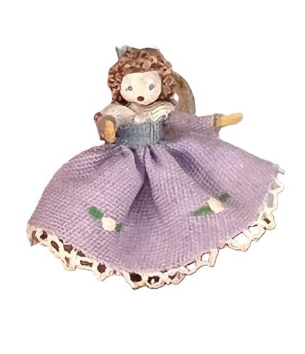 1/48th Young Girl in Lavender Dress Mc2X