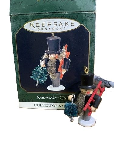 1999 Nutcracker Guild #6, with Miniature Sled &amp; Tree QXM4587