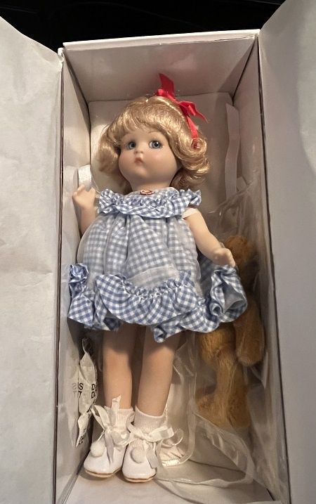 8" Vogue "Just Me" Souvenir Doll - UFDC 2012 - MIB JM2012