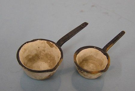 Aged Saucepans Set of 2 mc05604