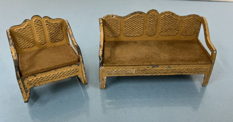 Antique Tootsie Toy Metal Furniture Set mn585