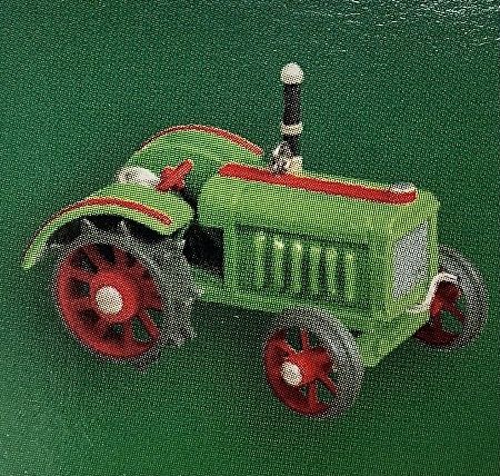 Antique Tractor - Green qx5154