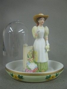Avon Figurine 4 F3267361