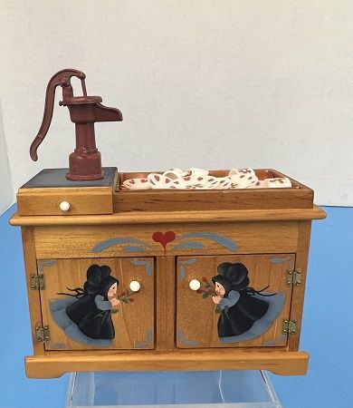 Amish Dry Sink with Pump/Dishes mc05946a