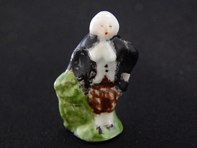 Antique English Figurine zx12806