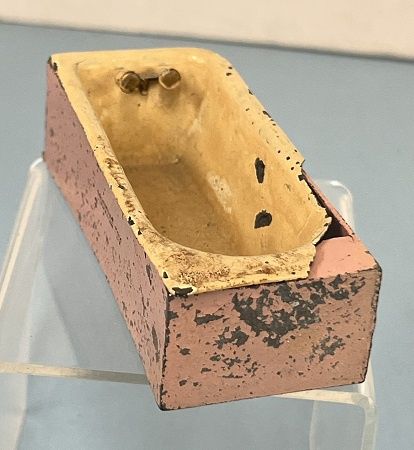 Antique Tootsie Toy Pink and Cream Bathtub mn553