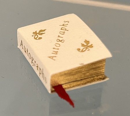 Autograph Book mc05320