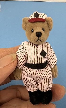 Baseball Bear from World of Bears ala633