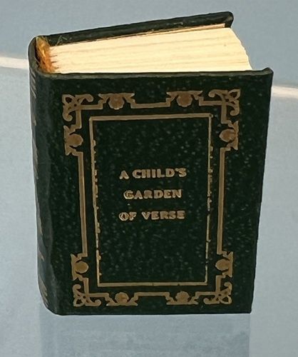 MC05610AZ A Child's Garden of Verse--Vtg