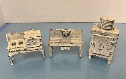 Antique Kilgore 3-Piece Kitchen MN425